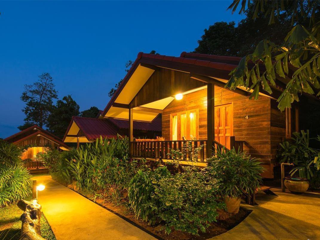 Chom Samed Resort Koh Samet Exterior photo